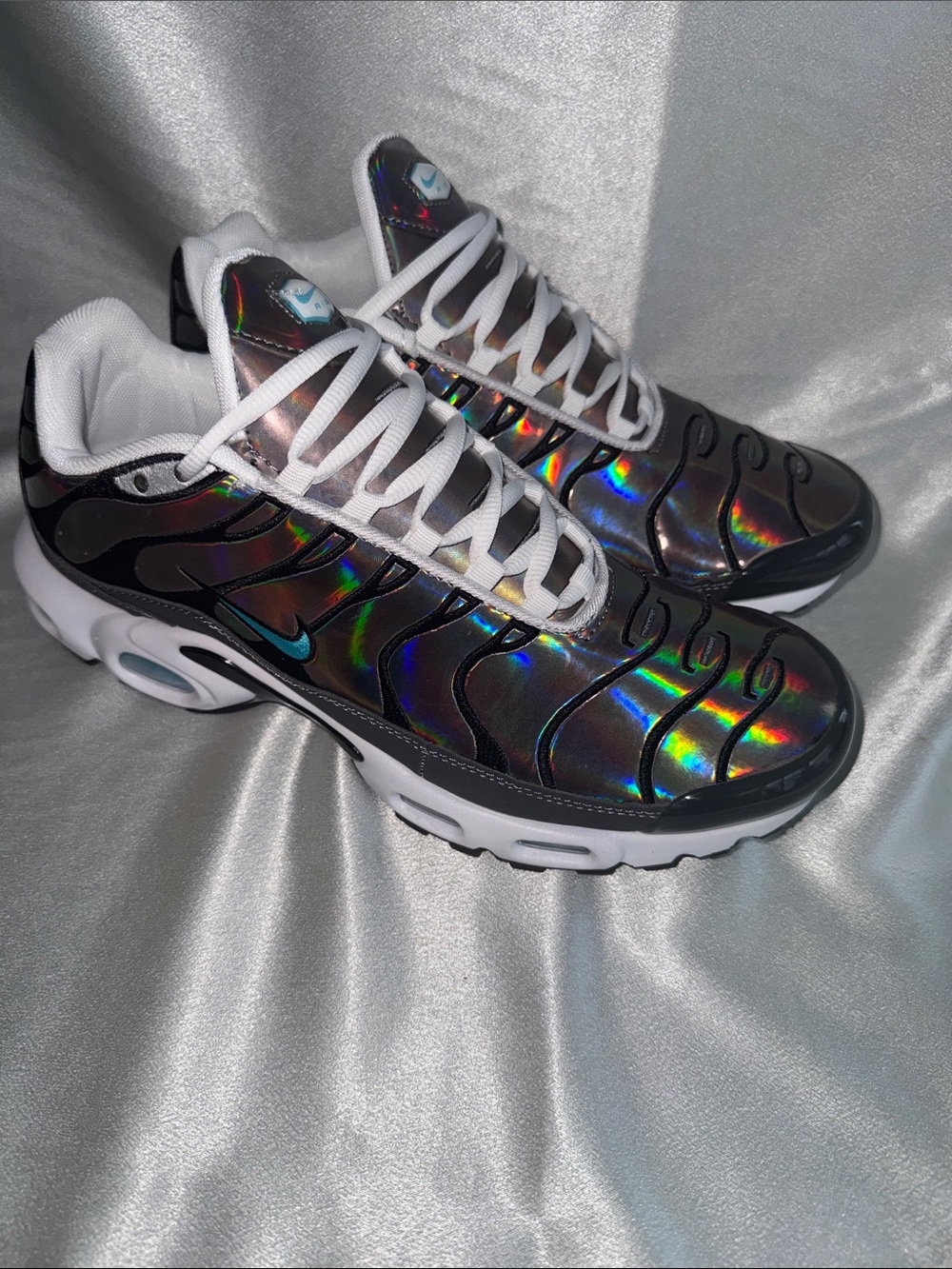 New! Nike Air Max Plus “Holographic Iridescent” Silver/White Trainers - Picture 6 of 9